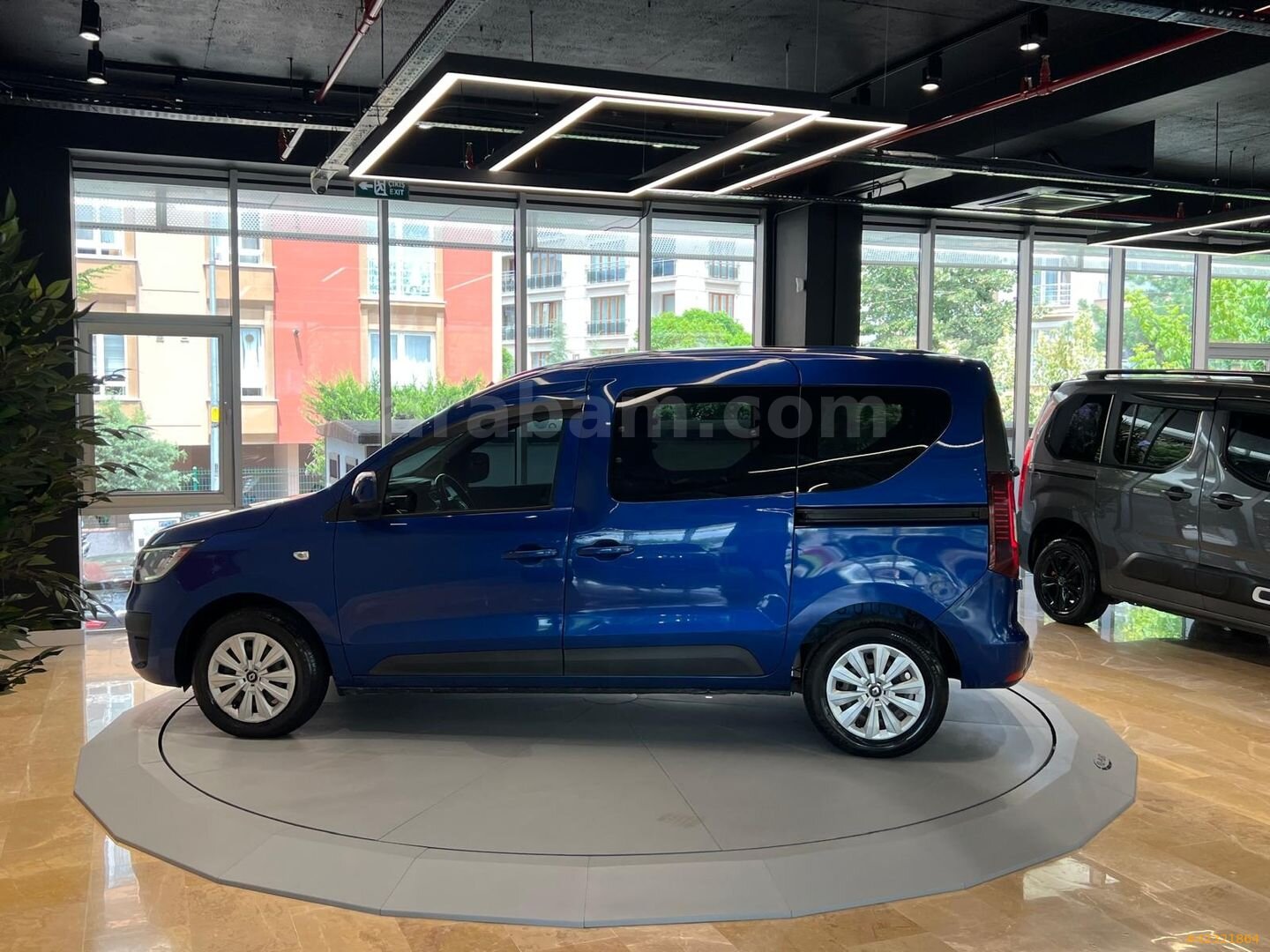 Galeriden Renault Express Combi 1.5 BlueDCI Joy 2021 Model İstanbul 164.000 km Mavi 4