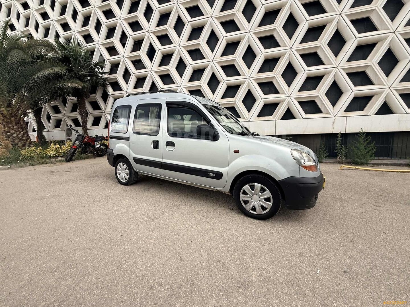 Galeriden Renault Kangoo Express 1.9 D 2003 Model Bursa 334.000 km Gri 6