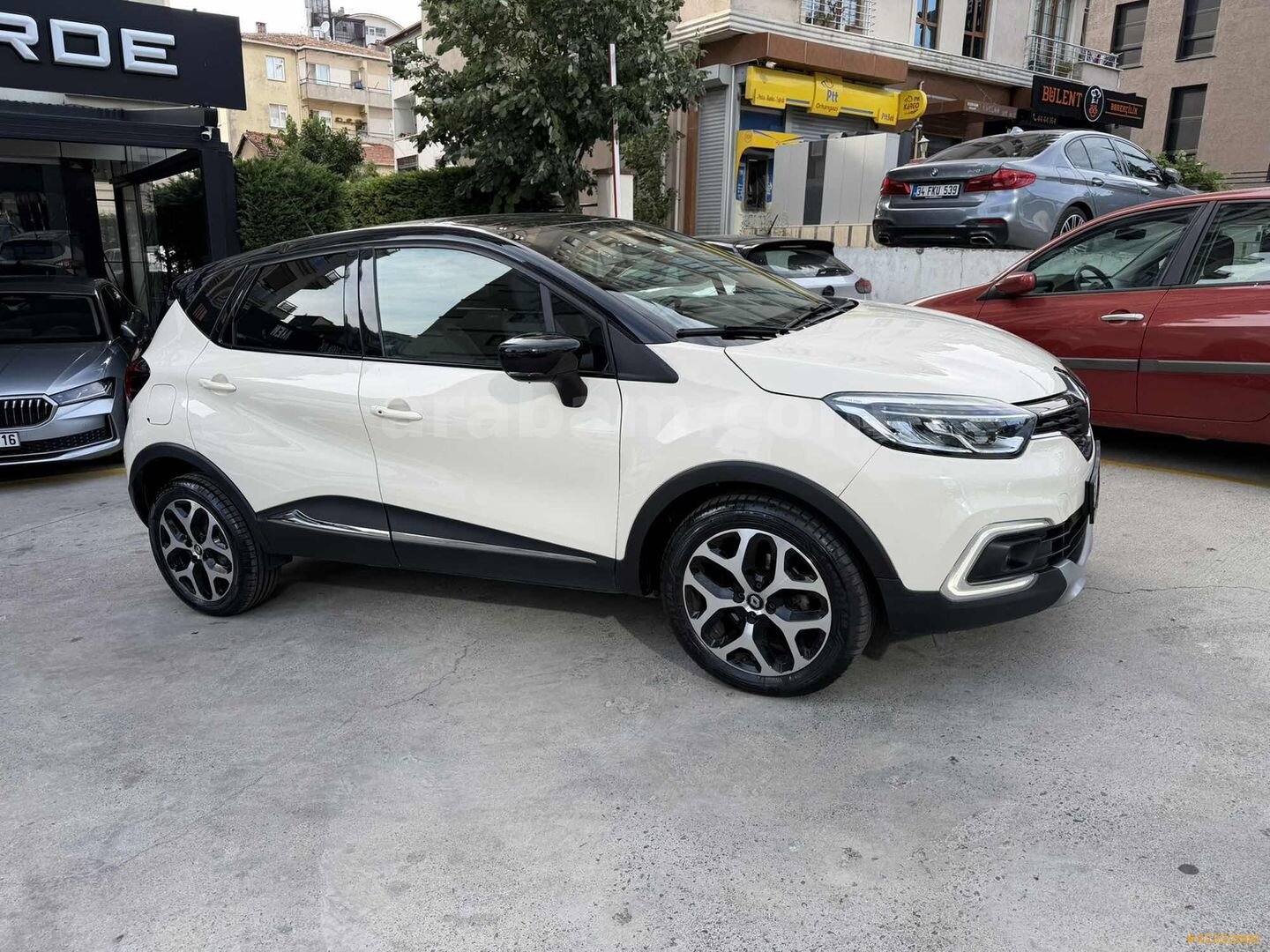 Galeriden Renault Captur 1.5 dCi Icon 2017 Model İstanbul 74.000 km Beyaz 4