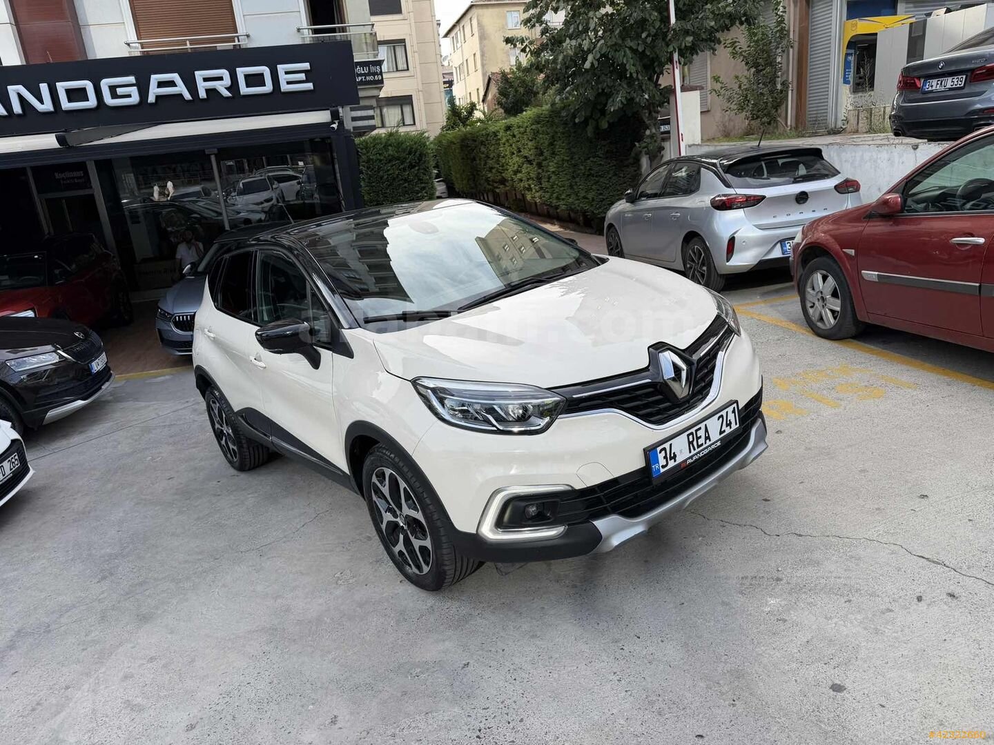 Galeriden Renault Captur 1.5 dCi Icon 2017 Model İstanbul 74.000 km Beyaz 7