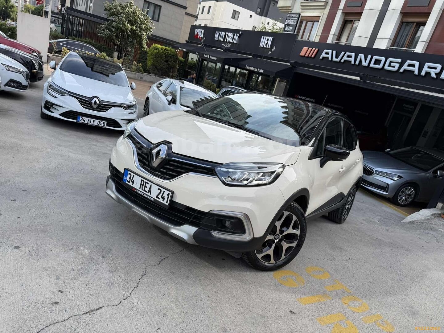 Galeriden Renault Captur 1.5 dCi Icon 2017 Model İstanbul 74.000 km Beyaz 3