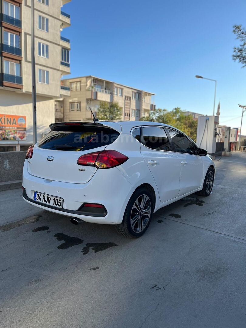 Sahibinden Kia Ceed 1.6 CRDi Concept Plus 2013 Model Batman 246.000 km Beyaz 2