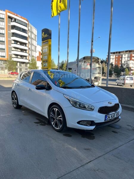 Sahibinden Kia Ceed 1.6 CRDi Concept Plus 2013 Model Batman 246.000 km Beyaz