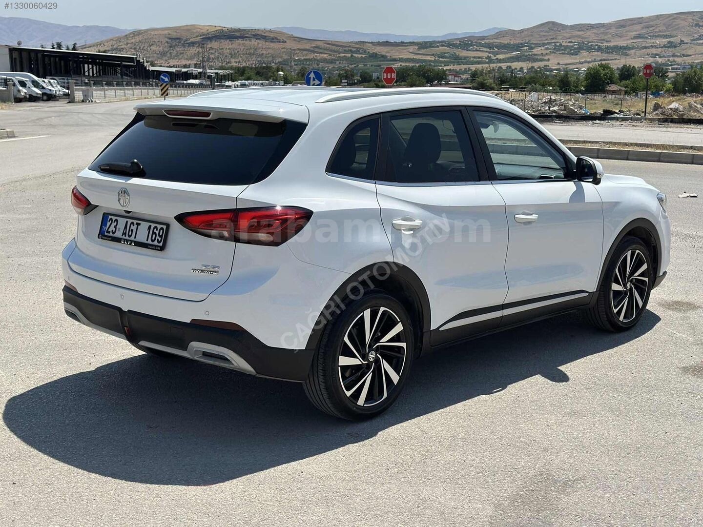 2025 MG ZS 1.5 HYBRİT+ LUXURY SIFIRDAN FARKSIZ CAM TAVANLI 4