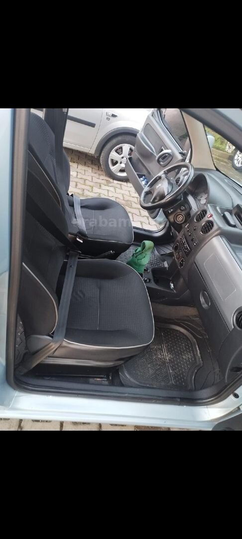 Sahibinden Peugeot Partner 2.0 HDI Comfort 2005 Model Trabzon 299.000 km Gri (metalik) 5