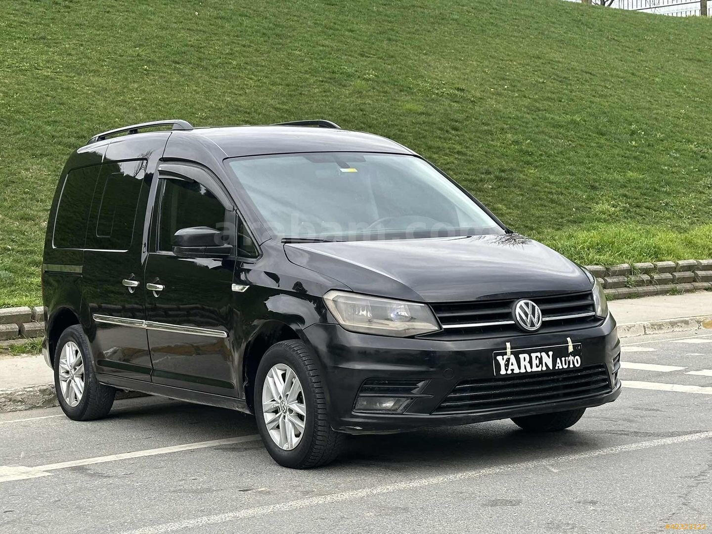 Galeriden Volkswagen Caddy 1.6 TDI Comfortline 2015 Model İstanbul 310.000 km Siyah 3
