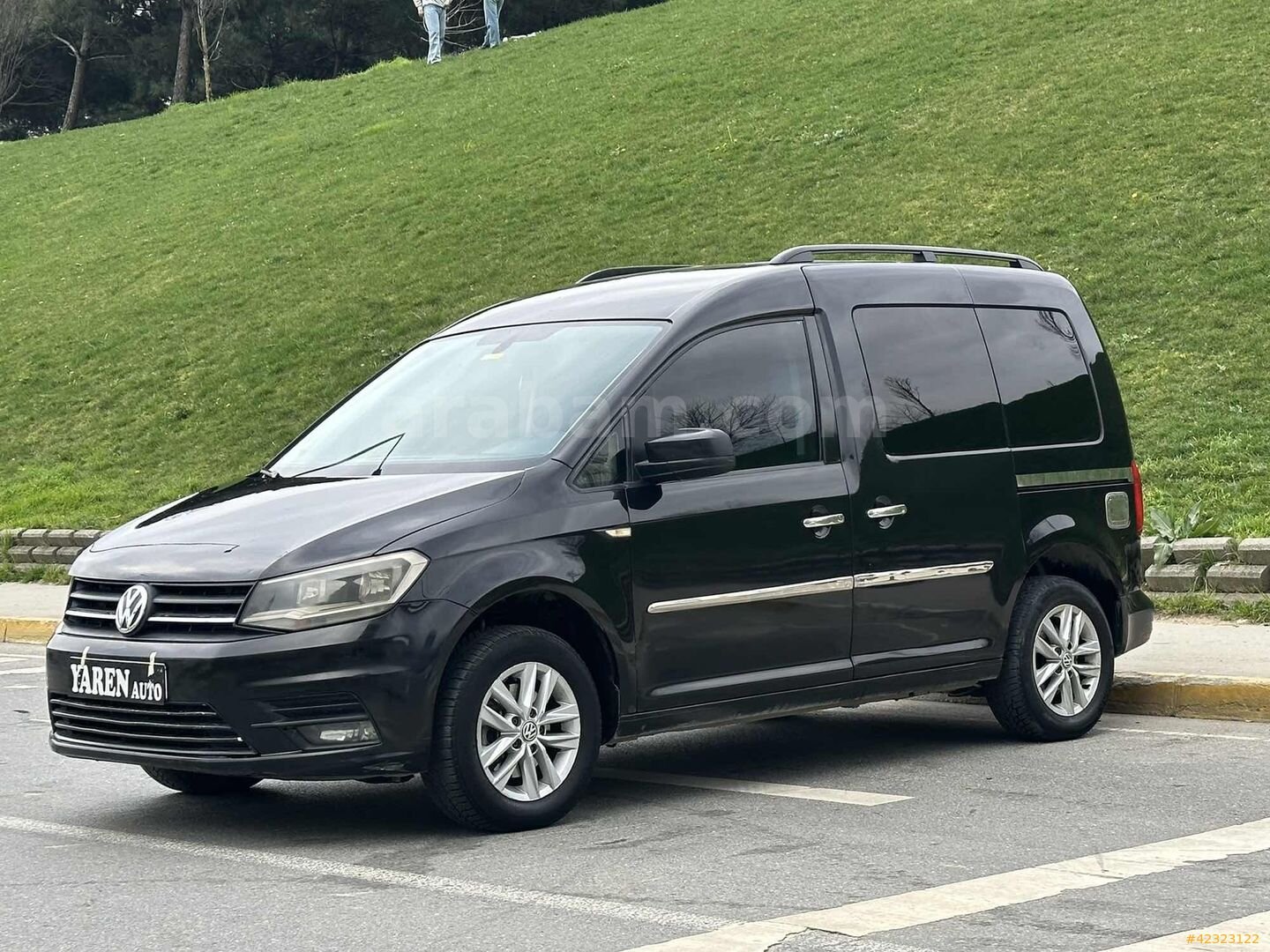 Galeriden Volkswagen Caddy 1.6 TDI Comfortline 2015 Model İstanbul 310.000 km Siyah 7