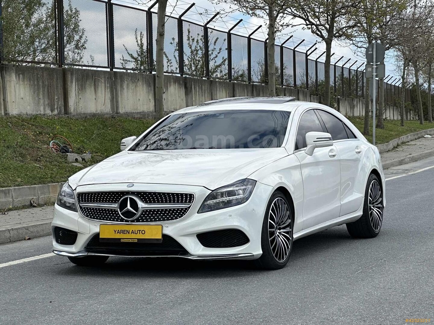 Galeriden Mercedes - Benz CLS 350 CDI AMG 2011 Model İstanbul 410.000 km Beyaz 3