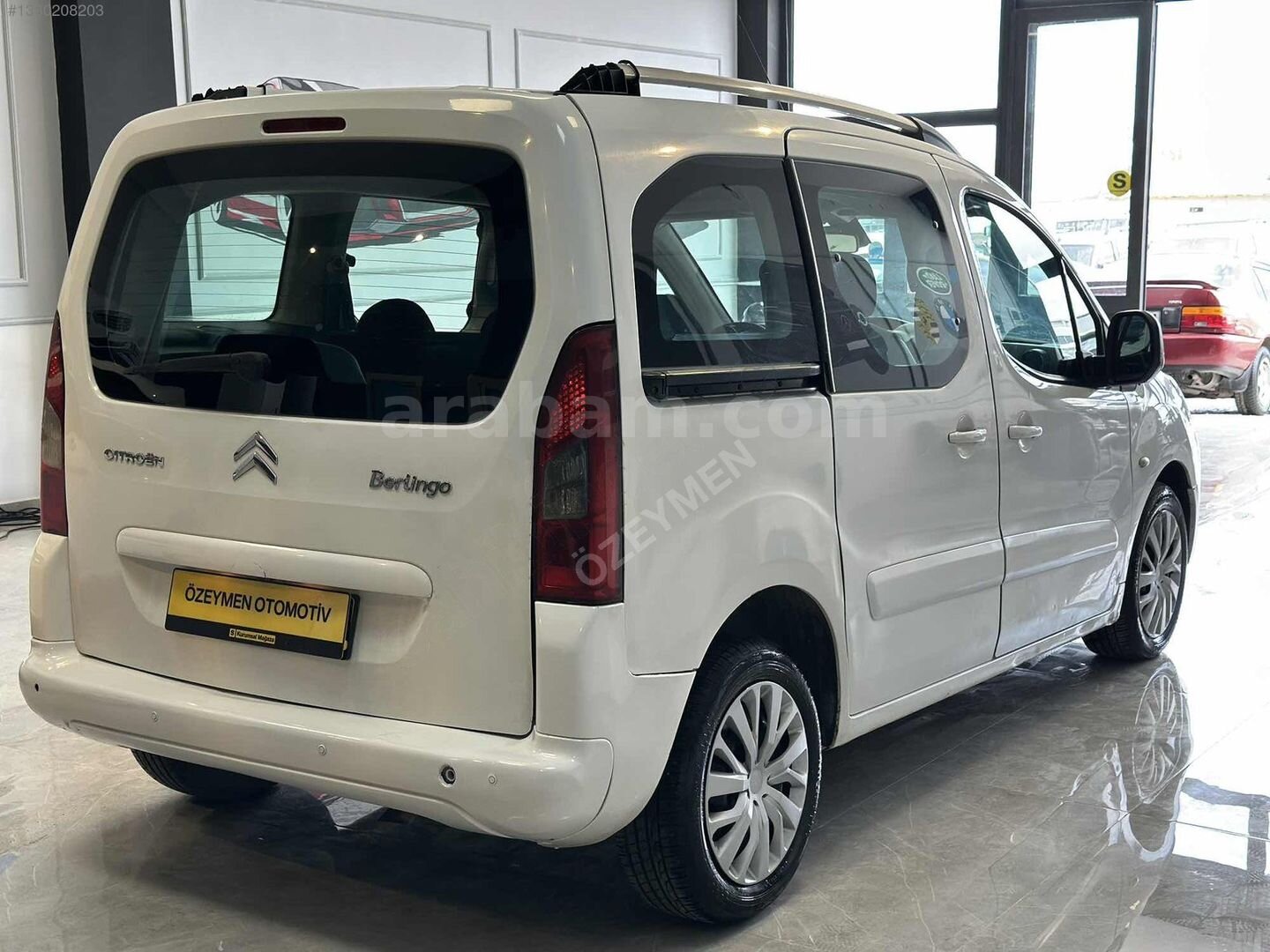 Galeriden Citroen Berlingo 1.6 HDi Combi SX 2010 Model Eskişehir 349.000 km Beyaz 4