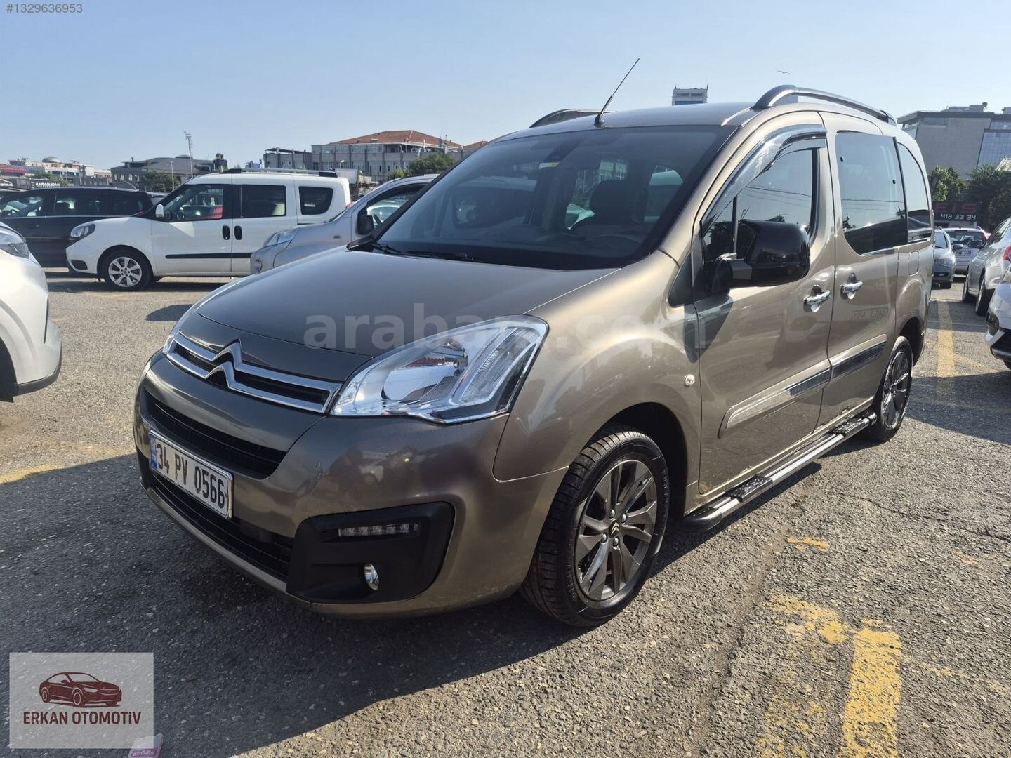 Galeriden Citroen Berlingo 1.6 HDi Combi SX 2017 Model İstanbul 150.000 km Füme 1