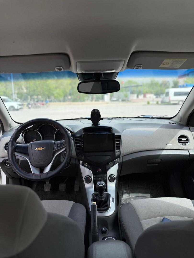 Sahibinden Chevrolet Cruze 1.6 LS 2010 Model Hatay 215.800 km Beyaz 4
