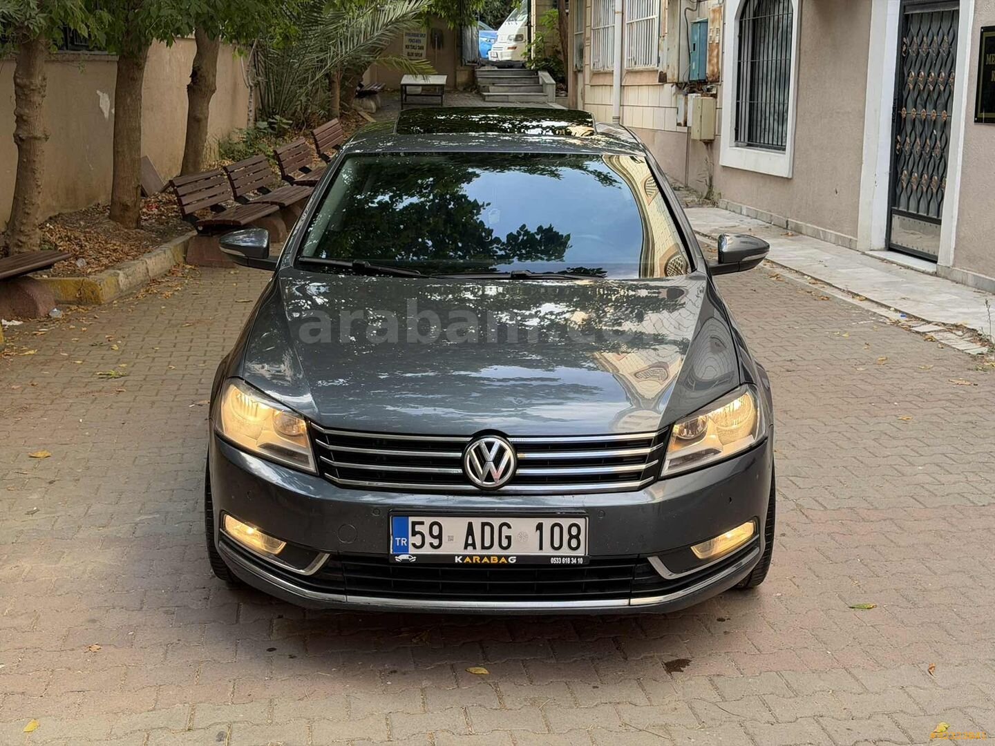 Galeriden Volkswagen Passat 1.6 TDi BlueMotion Comfortline 2011 Model İstanbul 305.000 km Gri 1