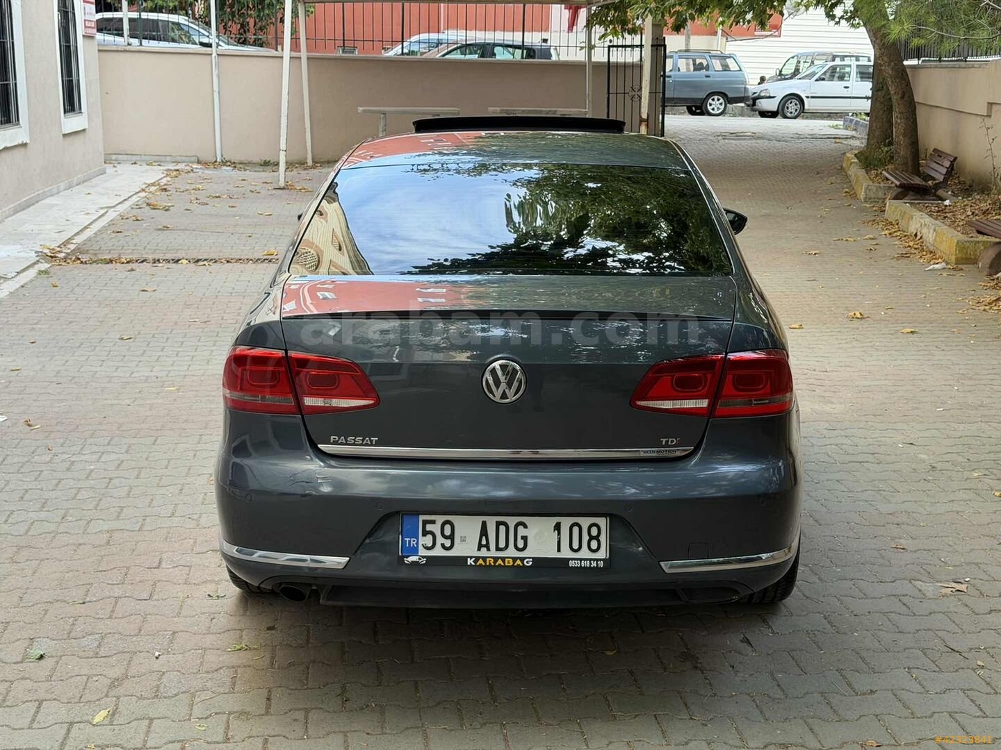 Galeriden Volkswagen Passat 1.6 TDi BlueMotion Comfortline 2011 Model İstanbul 305.000 km Gri 7