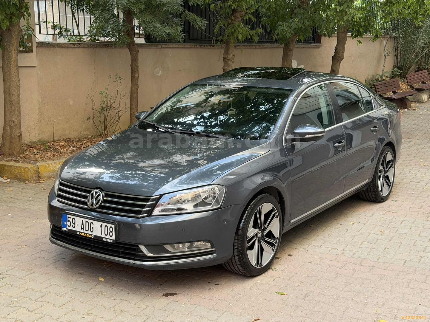 Galeriden Volkswagen Passat 1.6 TDi BlueMotion Comfortline 2011 Model İstanbul 305.000 km Gri 4
