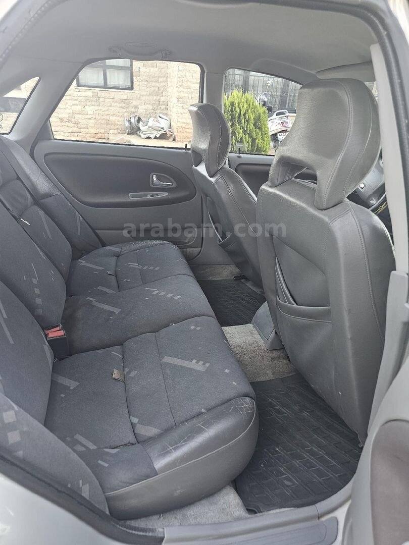 Sahibinden Volvo S40 2.0 1997 Model Kahramanmaraş 300.000 km Gri (Gümüş) 4