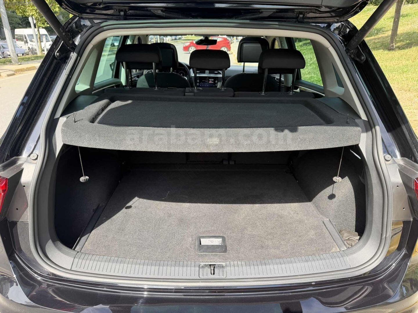 Galeriden Volkswagen Tiguan 1.5 TSI Elegance 2023 Model İstanbul 30.000 km Siyah 7