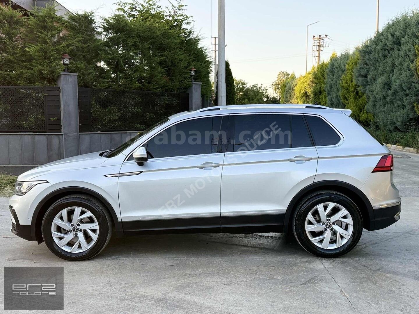 Galeriden Volkswagen Tiguan 1.5 TSI Elegance 2023 Model Düzce 99.000 km Gri 3