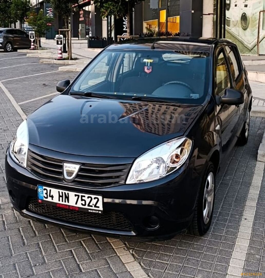 Galeriden Dacia Sandero 1.2 Ambiance 2012 Model İstanbul 165.000 km Füme 2