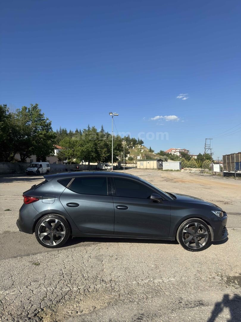 Sahibinden Cupra Leon 1.5 eTSI Standart 2023 Model Ankara 35.000 km Füme 6