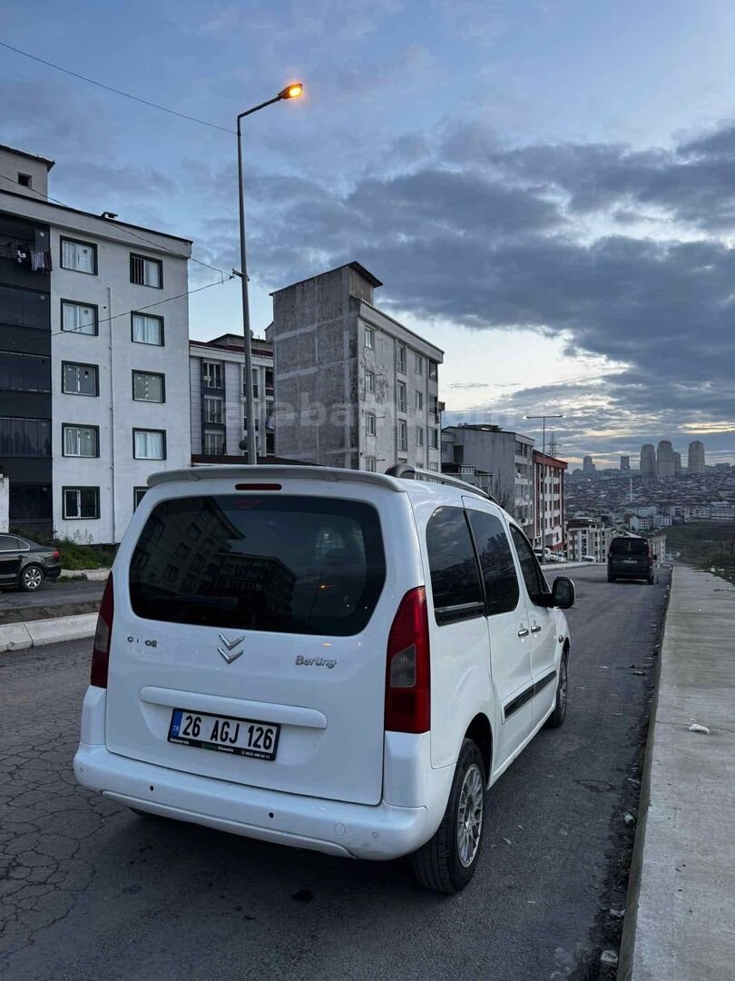 Sahibinden Citroen Berlingo 1.6 HDi Combi SX 2011 Model İstanbul 320.000 km Beyaz 6
