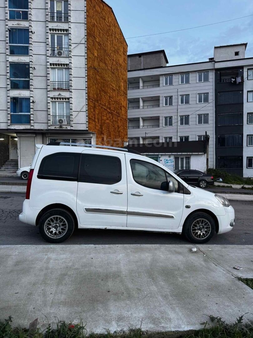Sahibinden Citroen Berlingo 1.6 HDi Combi SX 2011 Model İstanbul 320.000 km Beyaz 4
