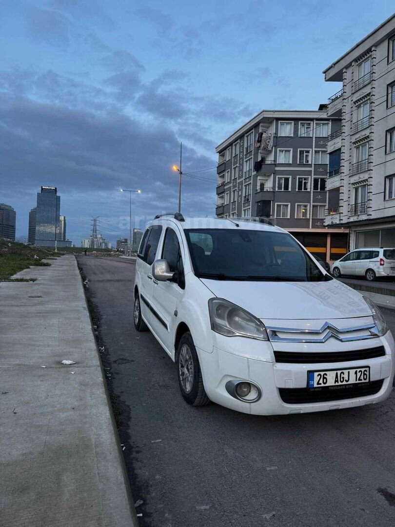 Sahibinden Citroen Berlingo 1.6 HDi Combi SX 2011 Model İstanbul 320.000 km Beyaz 3
