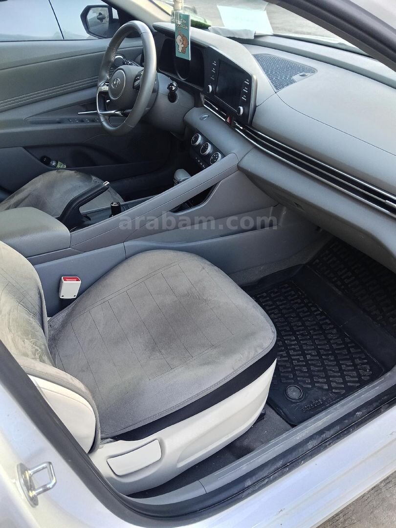 Sahibinden Hyundai Elantra 1.6 MPI Smart 2021 Model Kocaeli 47.000 km Beyaz 6