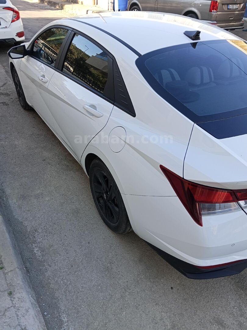 Sahibinden Hyundai Elantra 1.6 MPI Smart 2021 Model Kocaeli 47.000 km Beyaz 3