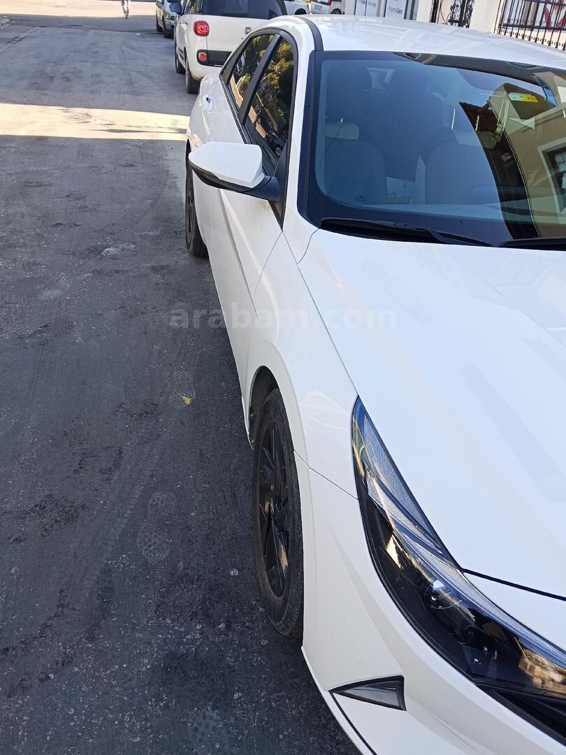 Sahibinden Hyundai Elantra 1.6 MPI Smart 2021 Model Kocaeli 47.000 km Beyaz 2
