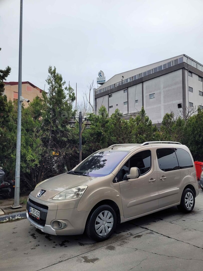 Sahibinden Peugeot Partner 1.6 HDI Premium Pack 2009 Model İstanbul 256.500 km Gri 7