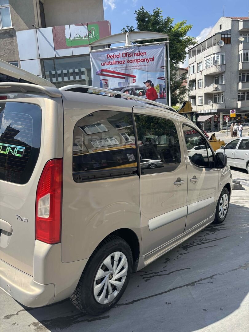 Sahibinden Peugeot Partner 1.6 HDI Premium Pack 2009 Model İstanbul 256.500 km Gri 2