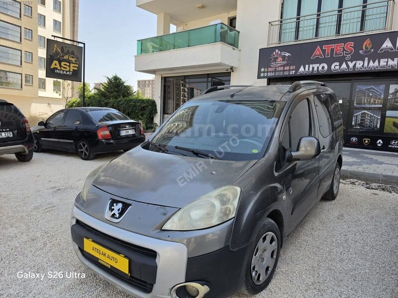Galeriden Peugeot Partner 1.6 HDI Comfort 2012 Model Diyarbakır 299.000 km Füme