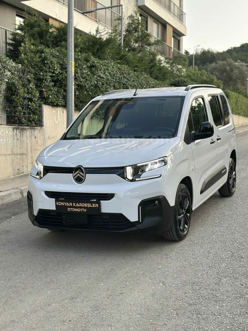 Galeriden Citroen Berlingo 1.5 BlueHDI Max 2026 Model İzmir 2.000 km Beyaz 3