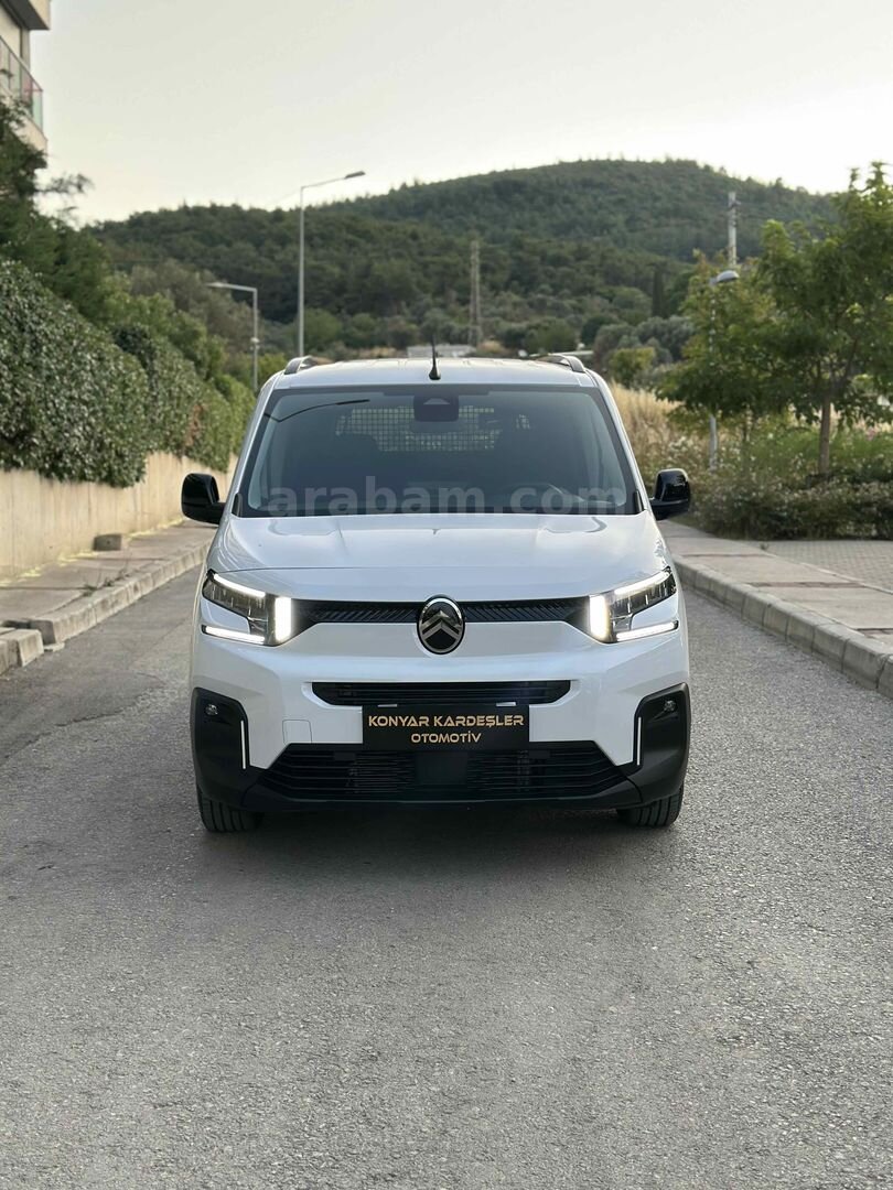 Galeriden Citroen Berlingo 1.5 BlueHDI Max 2026 Model İzmir 2.000 km Beyaz 2