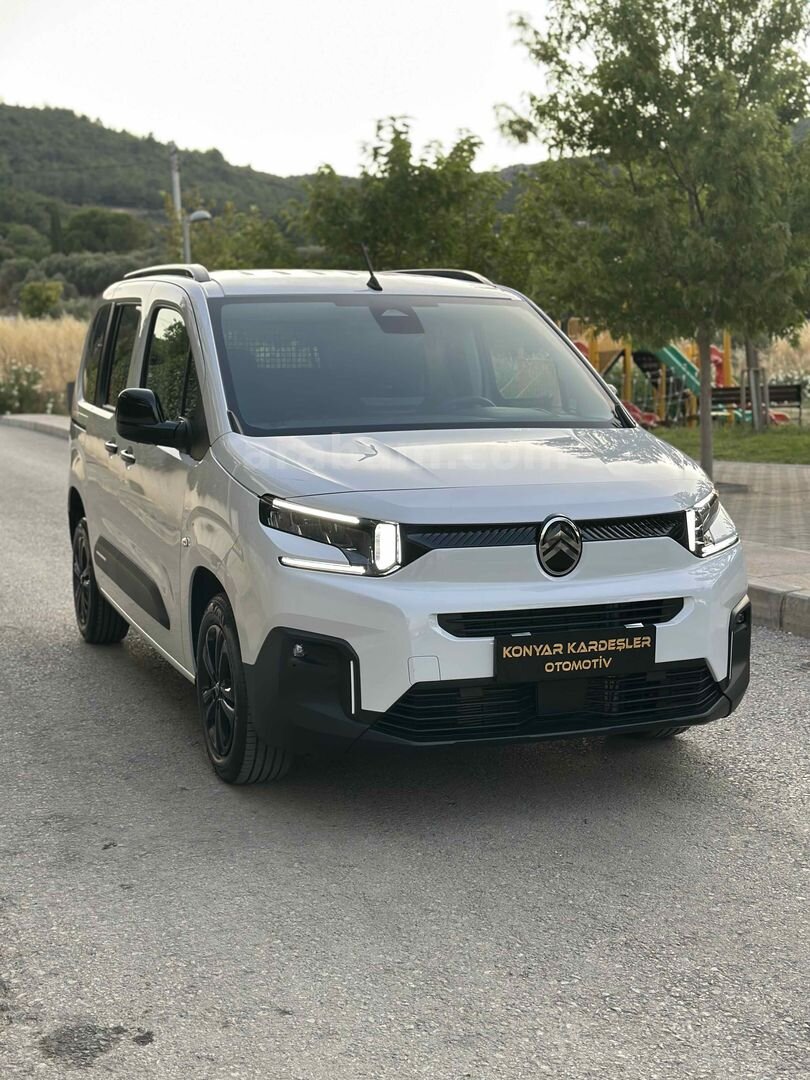 Galeriden Citroen Berlingo 1.5 BlueHDI Max 2026 Model İzmir 2.000 km Beyaz 4