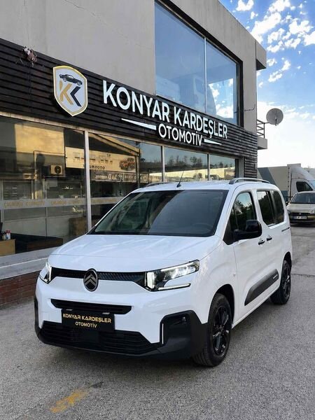 Galeriden Citroen Berlingo 1.5 BlueHDI Max 2026 Model İzmir 2.000 km Beyaz