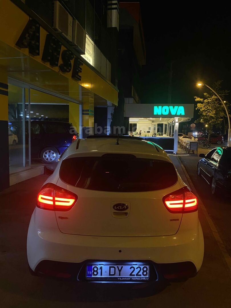 Sahibinden Kia Rio 1.4 CRDi Sporty 2014 Model Düzce 269.000 km Beyaz 5