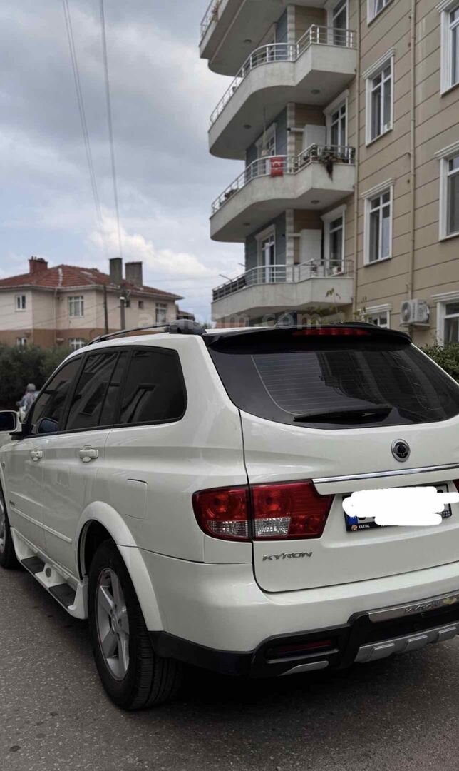 Sahibinden KGM SsangYong Kyron 2.0 L XDI Limited 4x4 2010 Model Kocaeli 206.000 km Beyaz 6