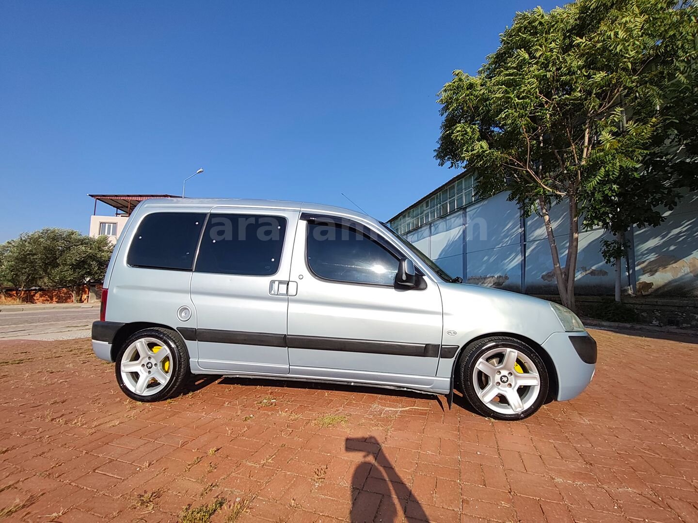 Sahibinden Peugeot Partner 1.6 XT 2003 Model İzmir 277.000 km Gri (metalik) 2