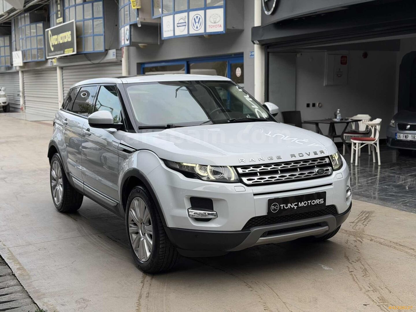 Galeriden Land Rover Range Evoque 2.0 Si4 Prestige 2015 Model İzmir 113.000 km Beyaz 4