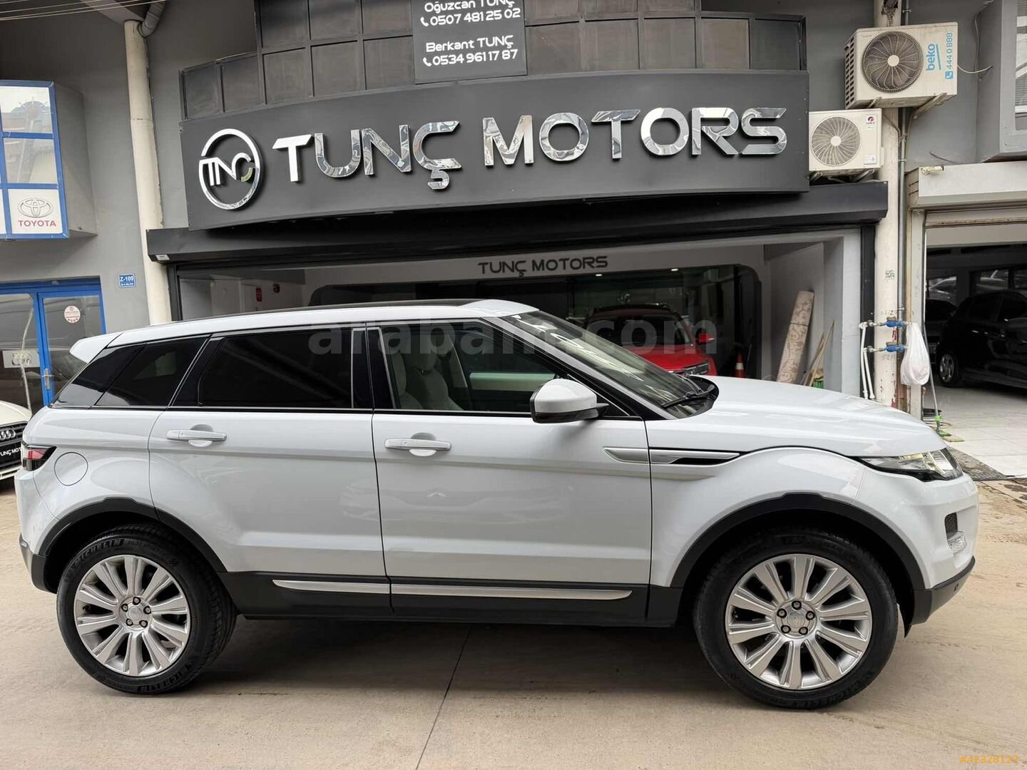 Galeriden Land Rover Range Evoque 2.0 Si4 Prestige 2015 Model İzmir 113.000 km Beyaz 1