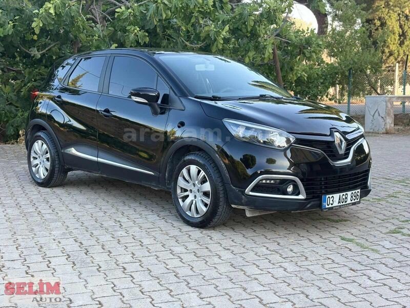 Galeriden Renault Captur 0.9 Touch 2013 Model İzmir 110.000 km Siyah