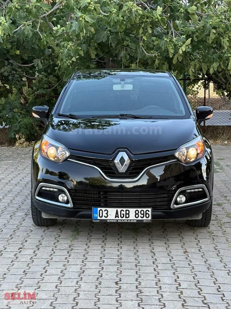 Galeriden Renault Captur 0.9 Touch 2013 Model İzmir 110.000 km Siyah 2