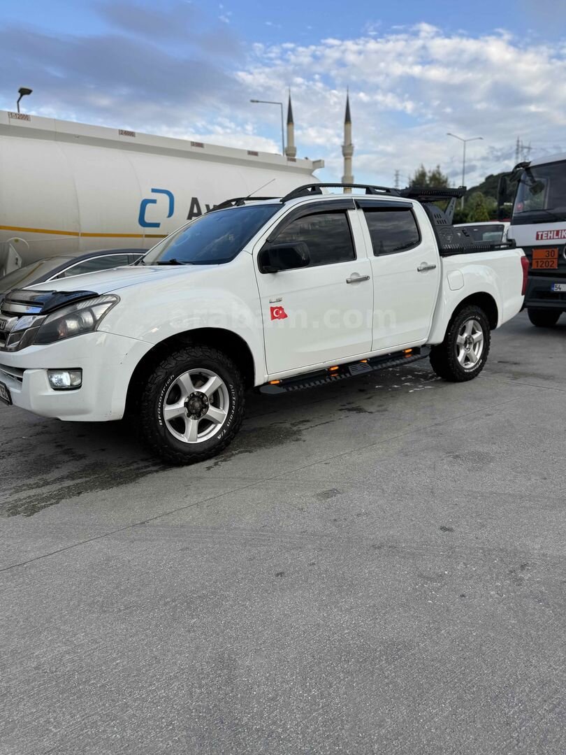 Sahibinden Isuzu D-Max 2.5 4x4 V-Cross 2016 Model Sakarya 270.000 km Beyaz 7