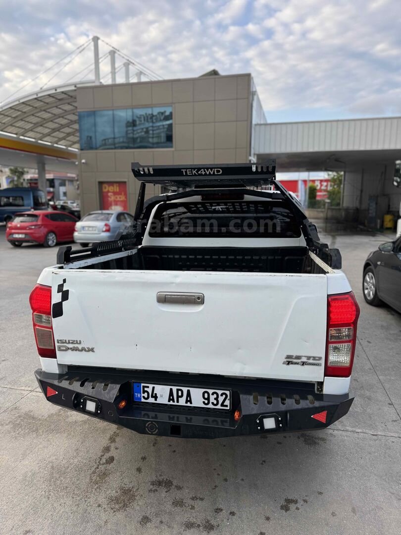 Sahibinden Isuzu D-Max 2.5 4x4 V-Cross 2016 Model Sakarya 270.000 km Beyaz 5