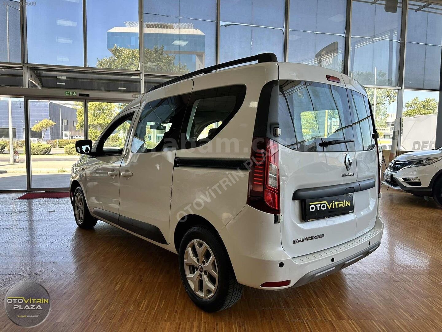 Galeriden Renault Express Combi 1.5 BlueDCI Touch 2021 Model İzmir 172.000 km Beyaz 6