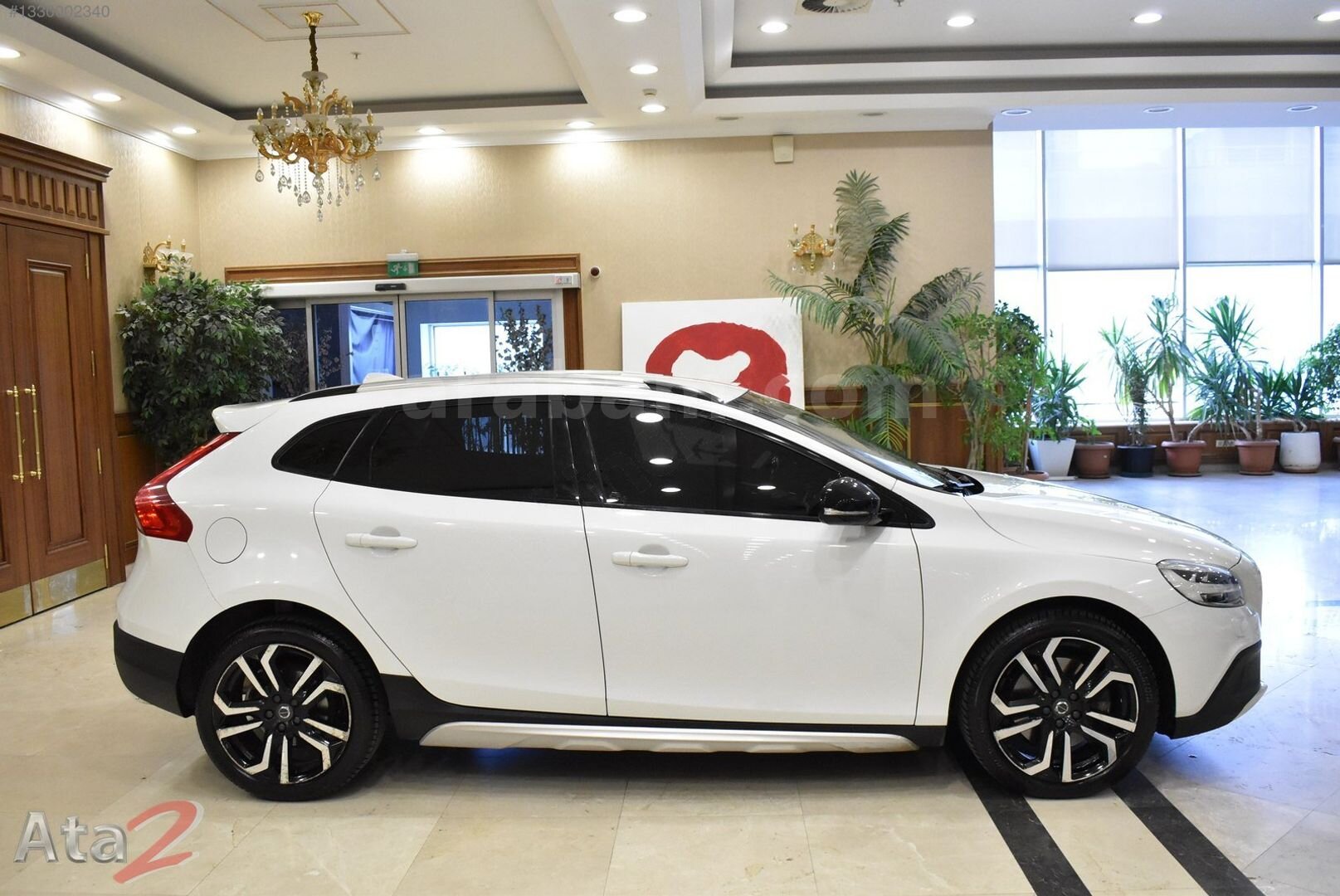 Galeriden Volvo V40 Cross Country 1.5 T3 Advance 2017 Model Ankara 123.580 km Beyaz 4