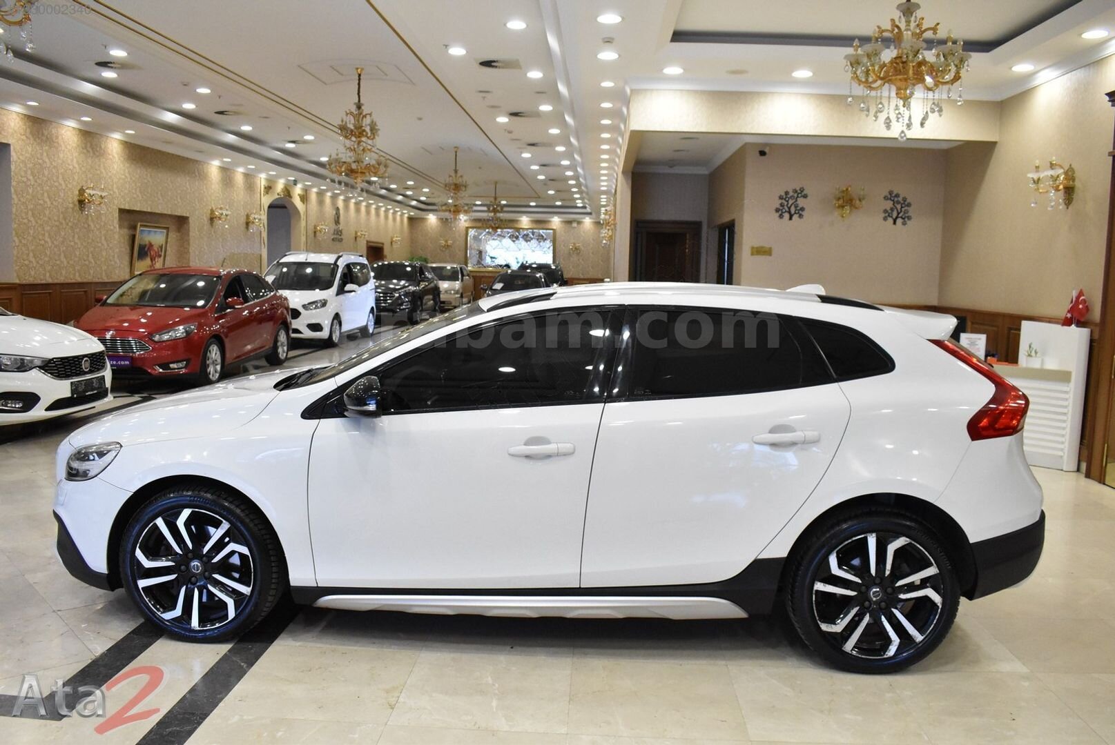 Galeriden Volvo V40 Cross Country 1.5 T3 Advance 2017 Model Ankara 123.580 km Beyaz 5