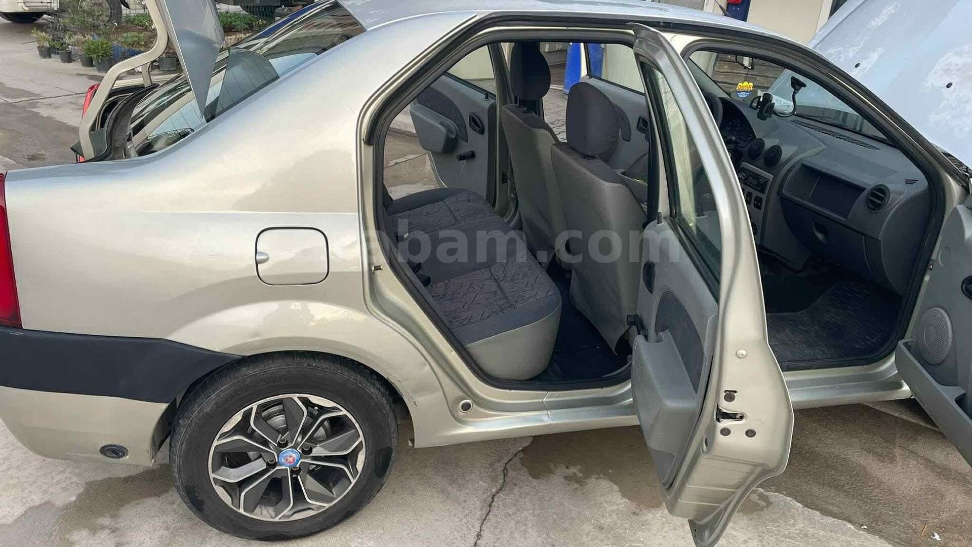 Sahibinden Dacia Logan 1.4 Ambiance 2006 Model İzmir 330.685 km Gri (Gümüş) 7