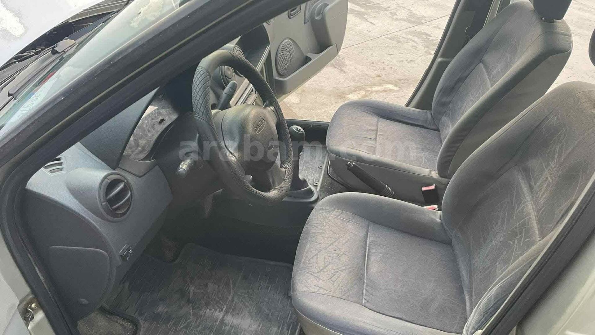 Sahibinden Dacia Logan 1.4 Ambiance 2006 Model İzmir 330.685 km Gri (Gümüş) 4